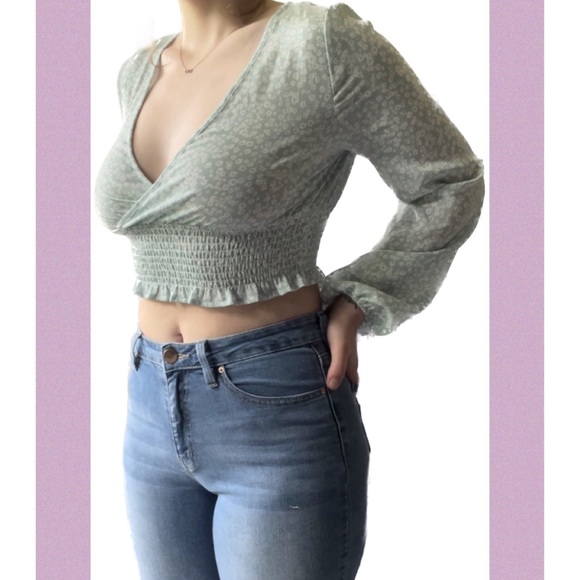 Cropped Puffy Sleeve Blouse - Picture 1 of 5